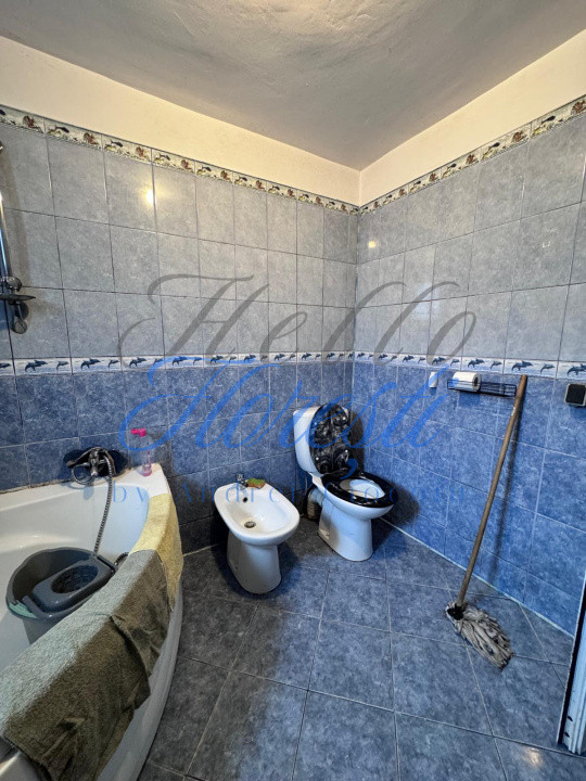 Casa 4 camere, 86 mp , curte cu suprafata de 615mp, Zona Apahida.