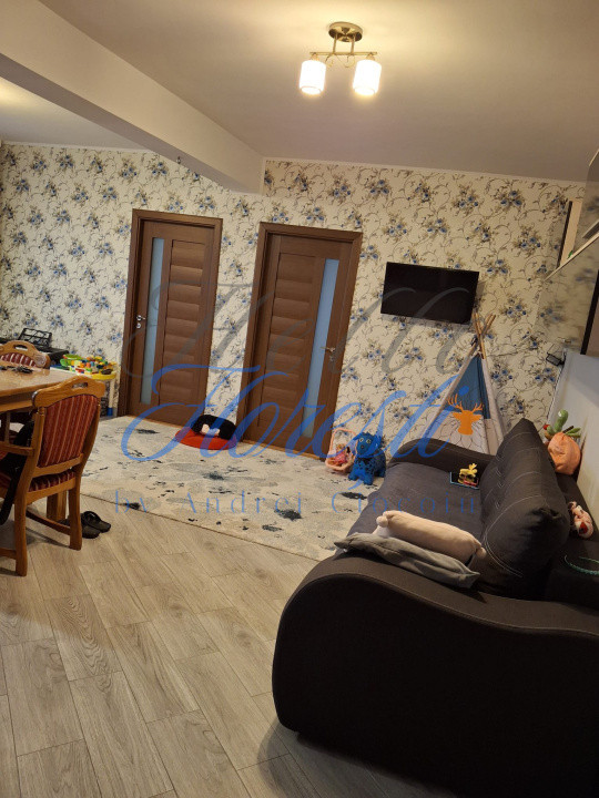 Apartament 3 camere, 2 balcoane, zona Subcetate