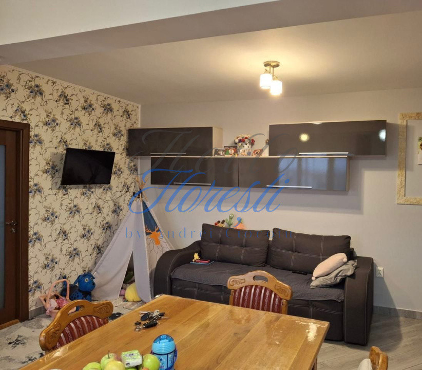 Apartament 3 camere, 2 balcoane, zona Subcetate