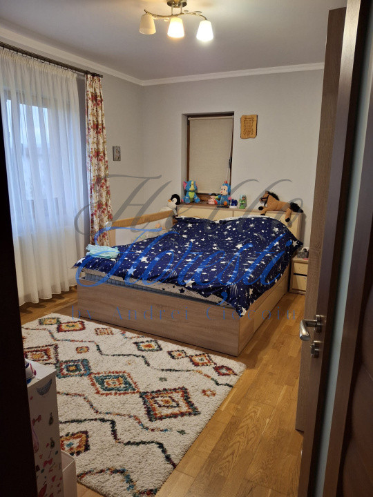 Apartament 3 camere, 2 balcoane, zona Subcetate