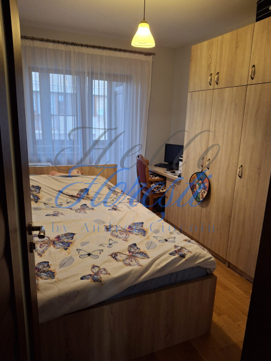 Apartament 3 camere, 2 balcoane, zona Subcetate
