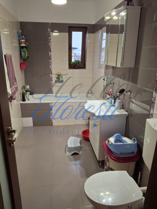 Apartament 3 camere, 2 balcoane, zona Subcetate