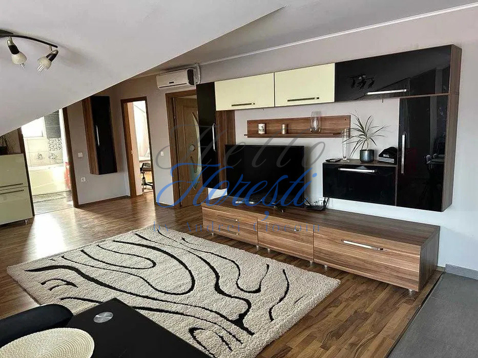 Apartament 3 camere ,90 mp cu parcare,Floresti 
