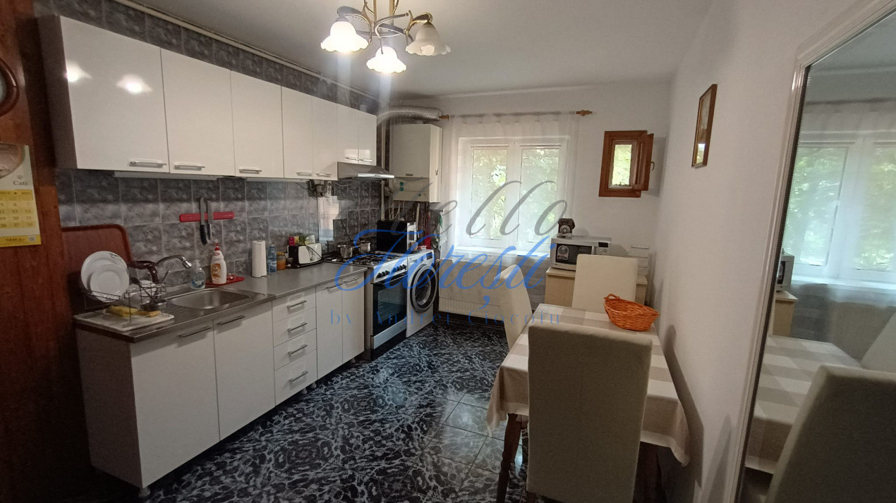Apartament cu 2 camere + balcon + boxa in Cluj zona Zorilor 