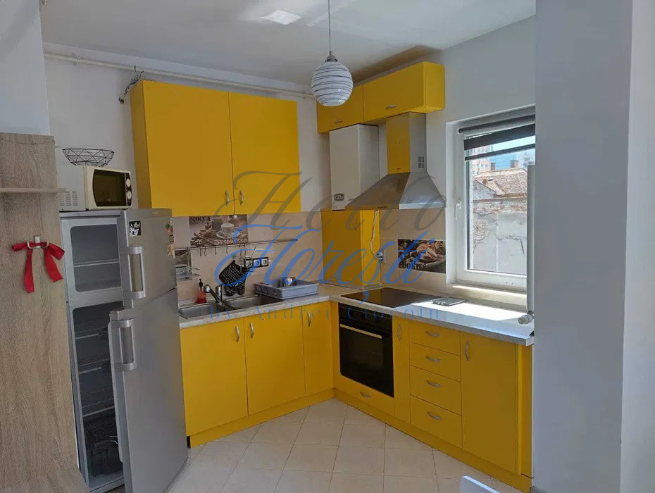 Apartament de inchiriat 3 camere 2 bai in Cluj zona Centrala 