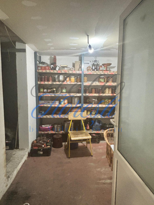 Casa individuala 80 mp,garaj25mp,hala 72 m ,1000 mp teren Luna de sus 