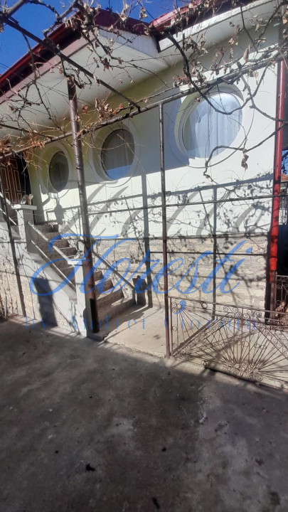 Casa individuala 4 camere 124 mp,4000 mp teren zona Cuzaplac 