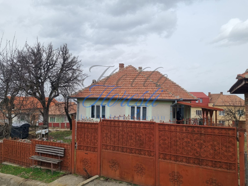 Casa individuala 3 camere 187 mp,  ,1242 mp teren ,com. Feleacu