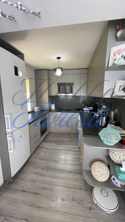 Apartament 3 camere 64 mp+ 2 parcari in Floresti zona Muzeul Apei