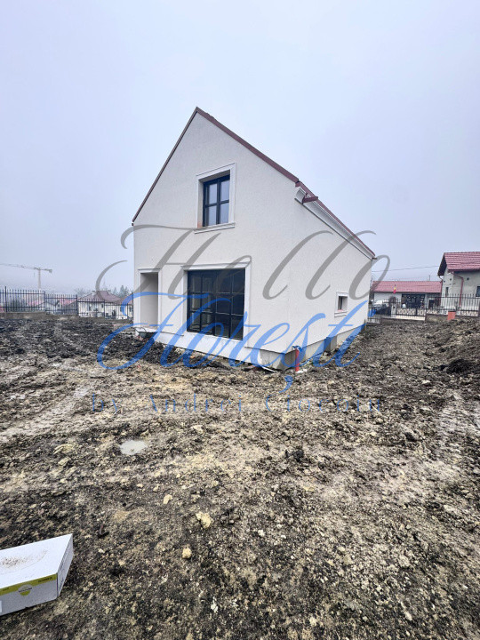 Casa individuala , 4 camere, teren 600 mp zona Chinteni