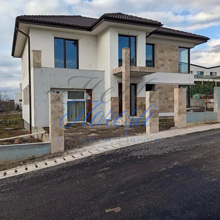 Casa individuala 4 camere in Clinteni 