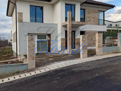 Casa individuala 4 camere in Clinteni 