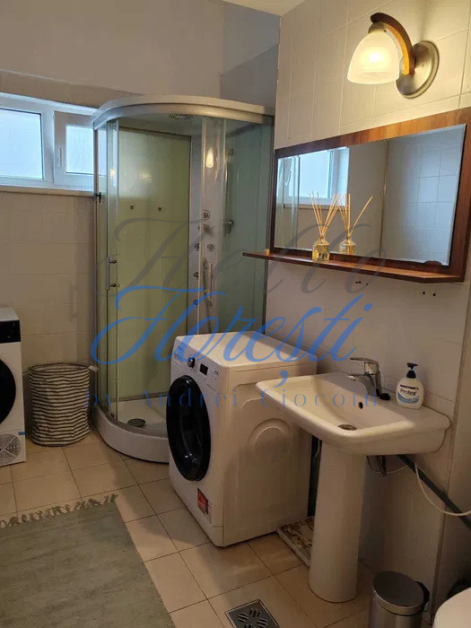 Inchiriez apartament 2 camere zona  centrala