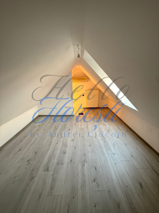 Apartament 3 camere pe două niveluri + pod, balcon, terasă & parcare