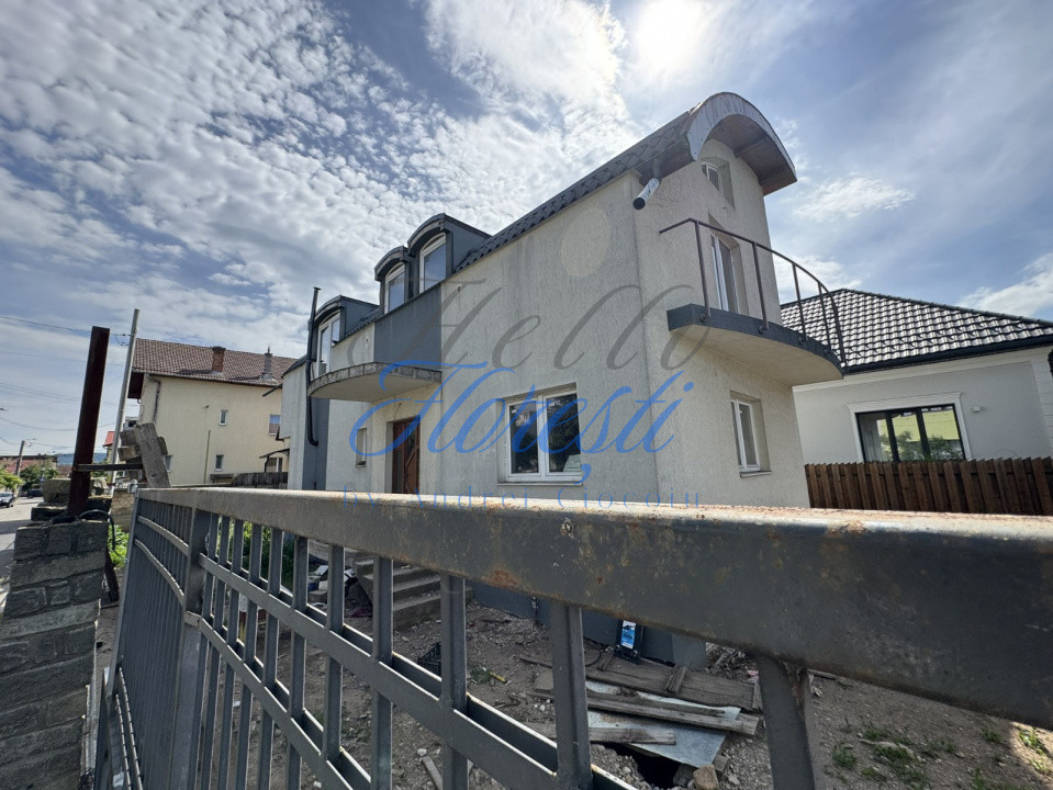 Casa individuala 17 incaperi 257 mp utili zona Someseni 