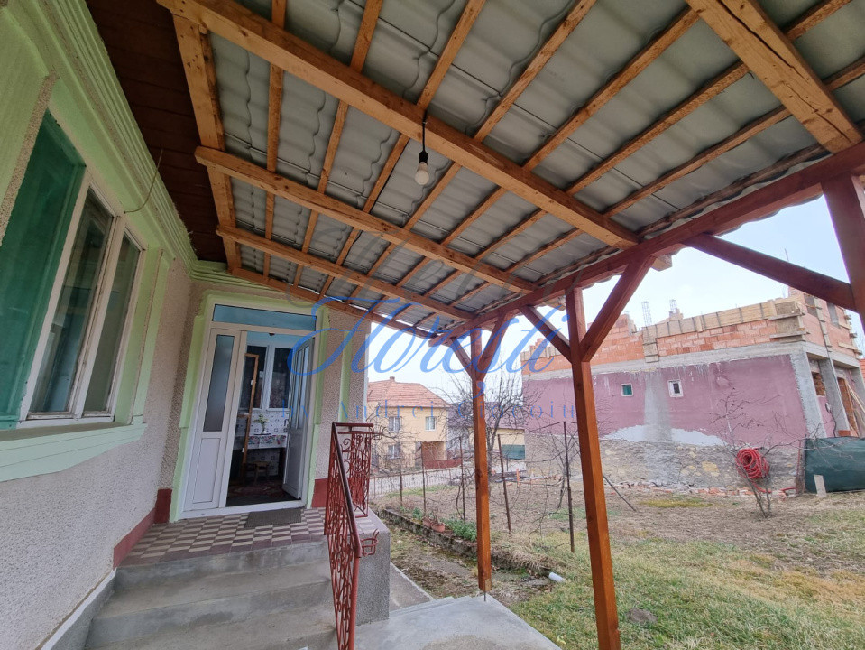 Casa individuala 3 camere 187 mp,  ,1242 mp teren ,com. Feleacu