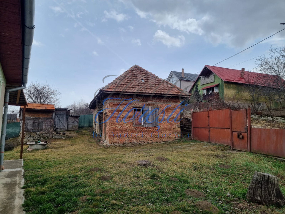 Casa individuala 3 camere 187 mp,  ,1242 mp teren ,com. Feleacu