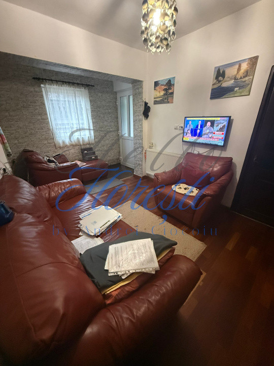 Apartament la casa 2 camere plus gradina in Floresti zona Tineretului 