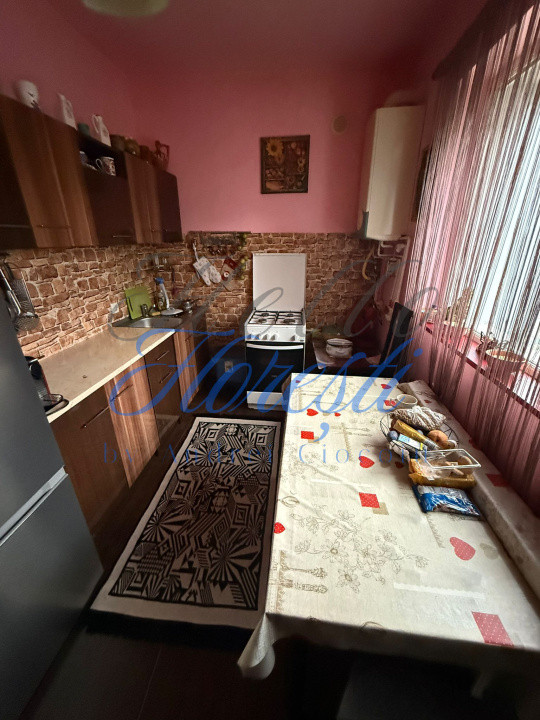 Apartament la casa 2 camere plus gradina in Floresti zona Tineretului 