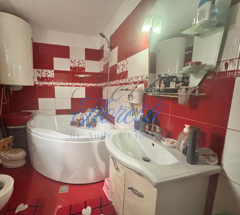 Casa individuala 80 mp,garaj25mp,hala 72 m ,1000 mp teren Luna de sus 