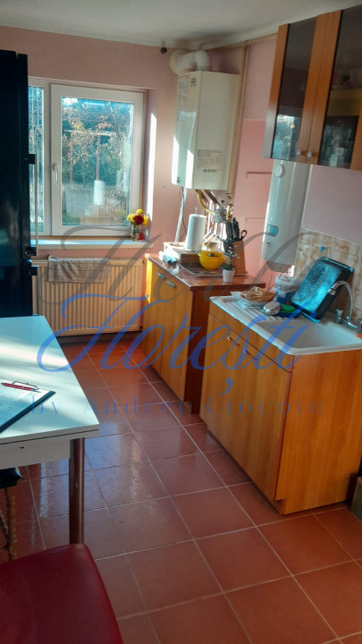 Casa 3 camere 120 mp front la 2 strazi cu gradina 583 mp zona Avram Iancu