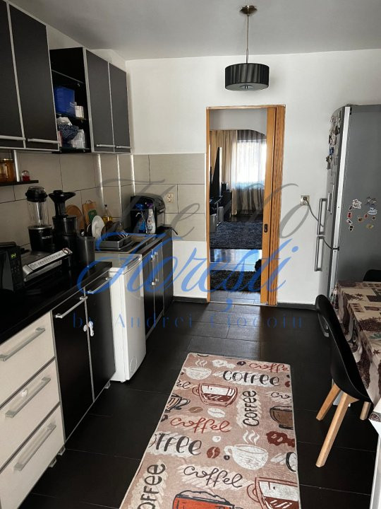 Apartament de 3 camere, 65 mp, garaj langa bloc, zona Manastur