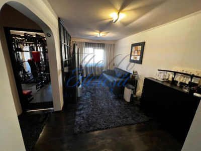 Apartament de 3 camere, 65 mp, garaj langa bloc, zona Manastur