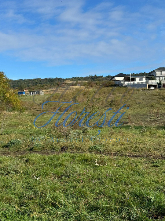 Teren extravilan 1829 mp front la strada 13.28 m zona Fanate