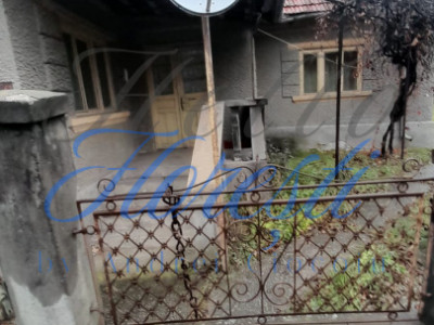 Casa individuala 3 camere 60 mp,2000 mp teren zona zimbor