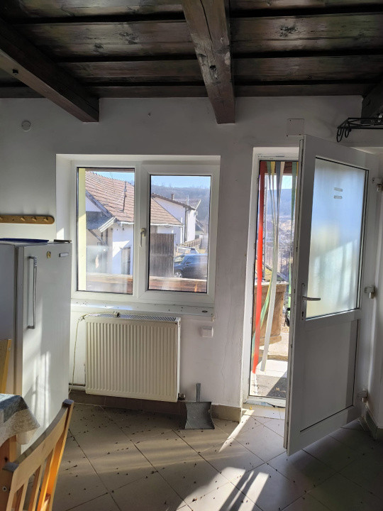 Casa individuala 2 camere 60mp,1228 mp teren zona Zimbor