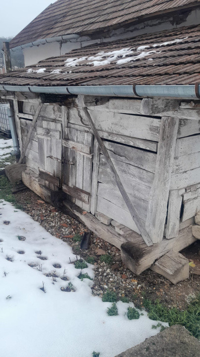 Casa individuala 2 camere 60mp,1228 mp teren zona Zimbor