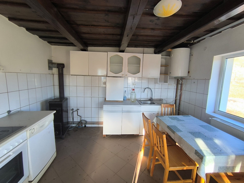 Casa individuala 2 camere 60mp,1228 mp teren zona Zimbor