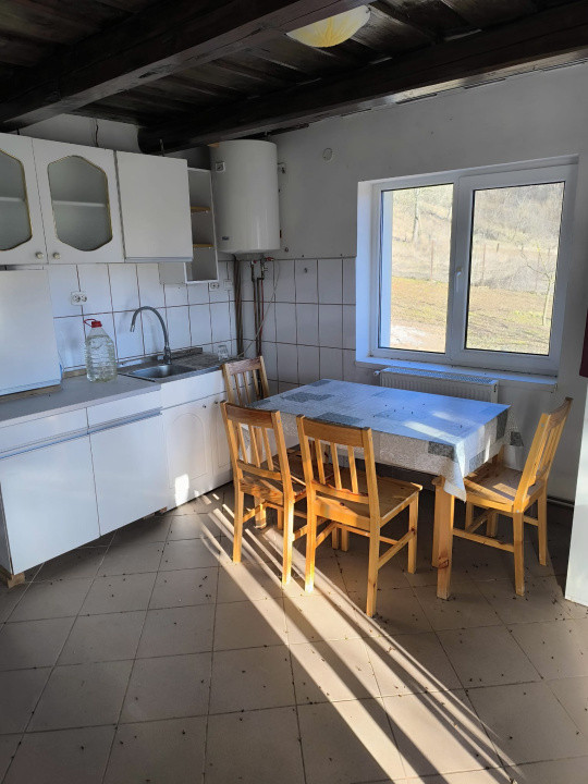 Casa individuala 2 camere 60mp,1228 mp teren zona Zimbor