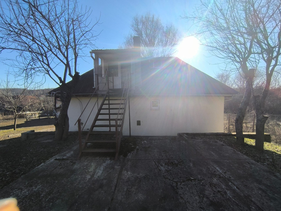 Casa individuala 2 camere 60mp,1228 mp teren zona Zimbor