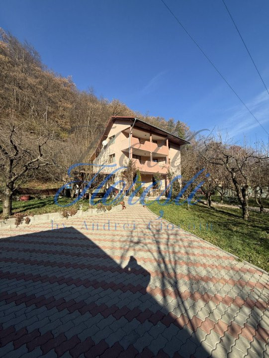 Casa 249 mp cu teren 2172 mp - zona Tautiului - Floresti