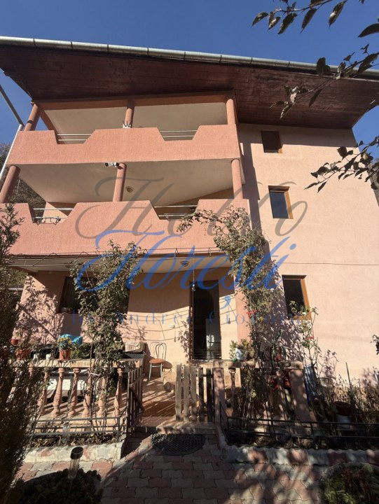 Casa 249 mp cu teren 2172 mp - zona Tautiului - Floresti