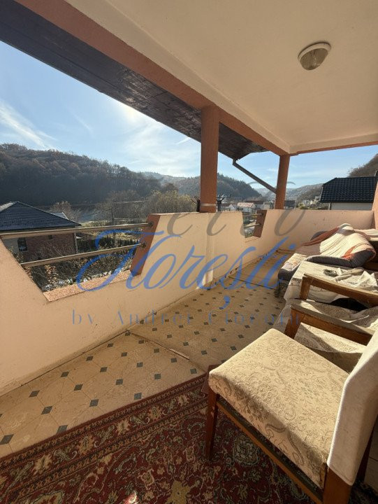 Casa 249 mp cu teren 2172 mp - zona Tautiului - Floresti