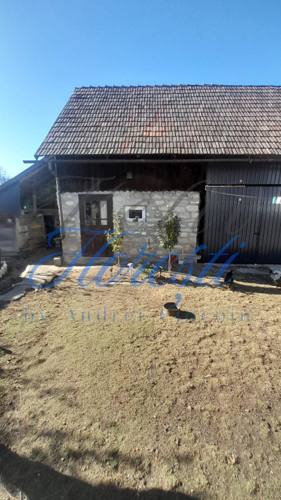 Casa individuala 4 camere 124 mp,4000 mp teren zona Cuzaplac 