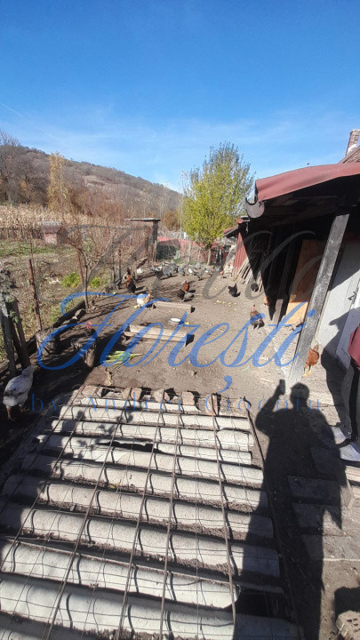 Casa individuala 4 camere 124 mp,4000 mp teren zona Cuzaplac 