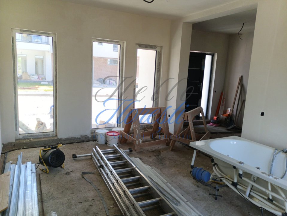 Unitate din triplex, 119mp utili, 2 locuri de parcare, zona Terra