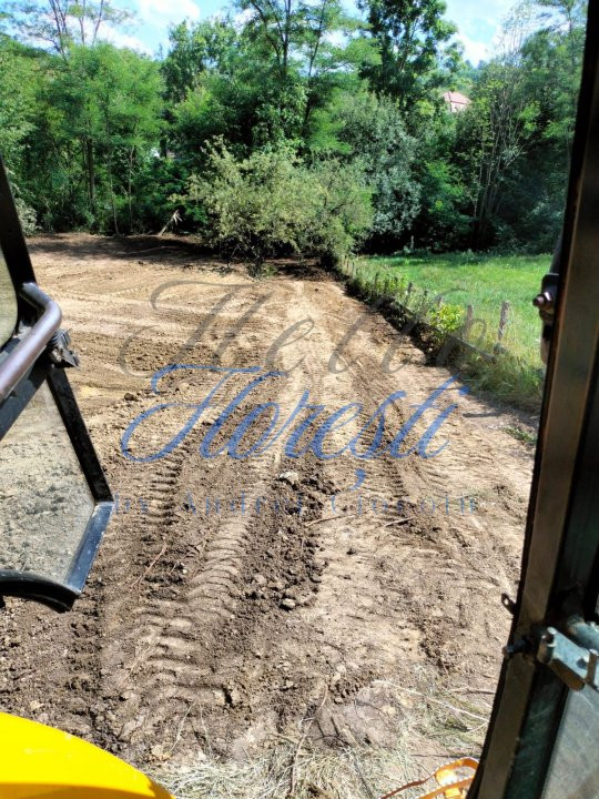 Teren intravilan, 1300 mp, front la strada, utilitati, Iara