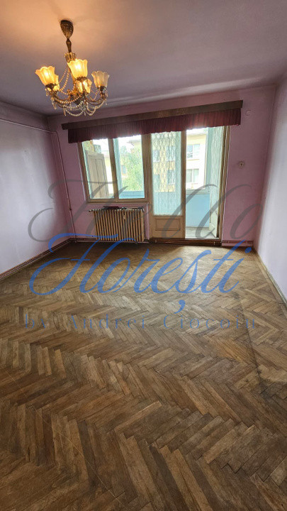 Apartament cu 4 camere zona Plopillor