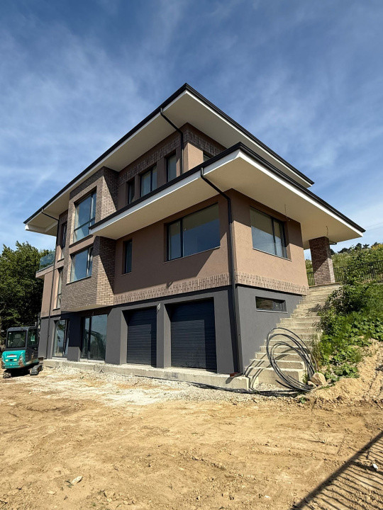 Casa pe 3 nivele in Feleac