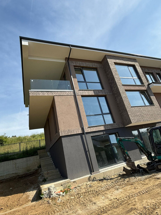 Casa pe 3 nivele in Feleac