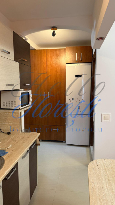 Apartament cu 2 camere, balcon inchis si parcare in Floresti zona Stejarului