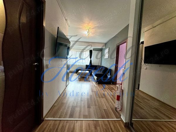 Apartament de 3 camere, semidecomandat, zona Stejarului 