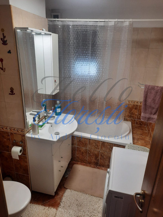 Apartament de Vanzare, 3 Cam., 61MP, Sub Cetate, Floresti