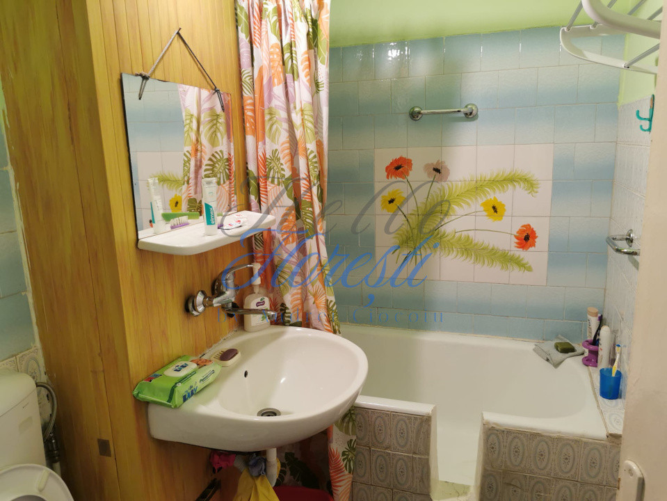 Apartament 4 camere, 65mp, zona Manastur