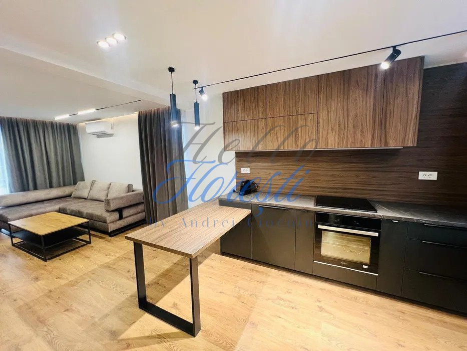 Apartament de 2 camere, semidecomandat, zona Subcetate