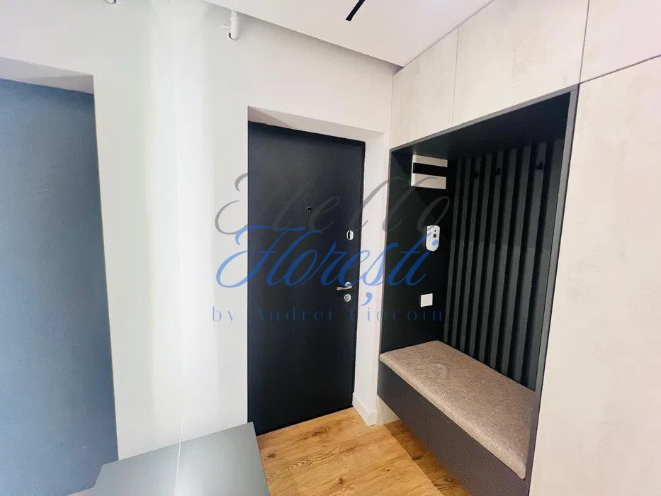 Apartament de 2 camere, semidecomandat, zona Subcetate